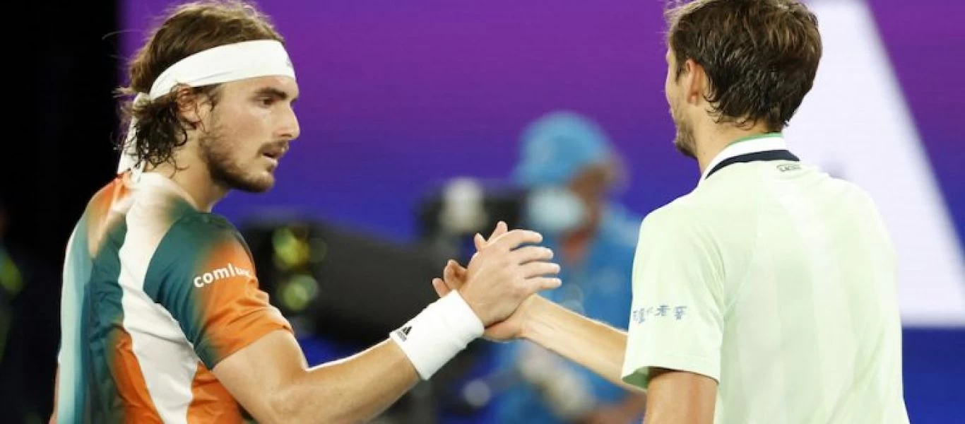 Australian Open: Πρόστιμα σε Μεντβέντεφ και Τσιτσιπά - Πόσα θα τους κοστίσει η συμπεριφορά τους;